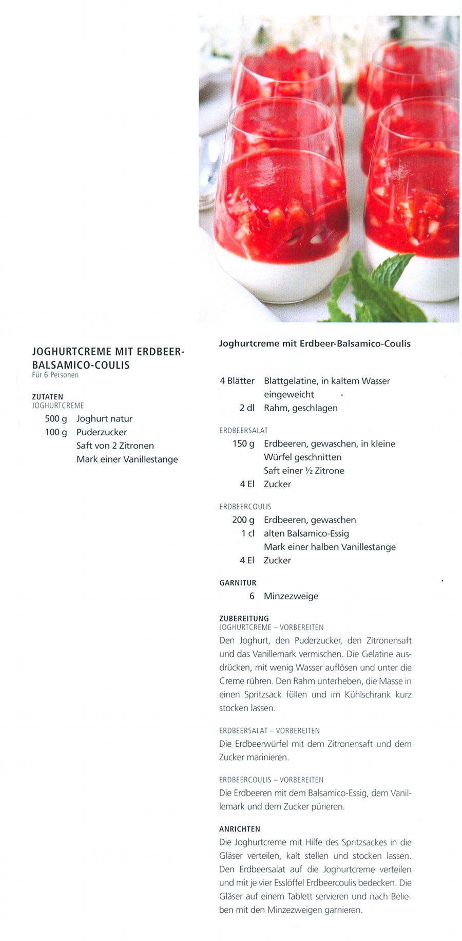 Joghurt Creme mit Erdbeer Balsamico Coulis