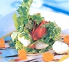 Salat mit getrockneten Tomaten Mozarella und Tomatengelee