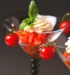 Ziegenkäse Espuma auf Tomaten Basilikum Cocktail